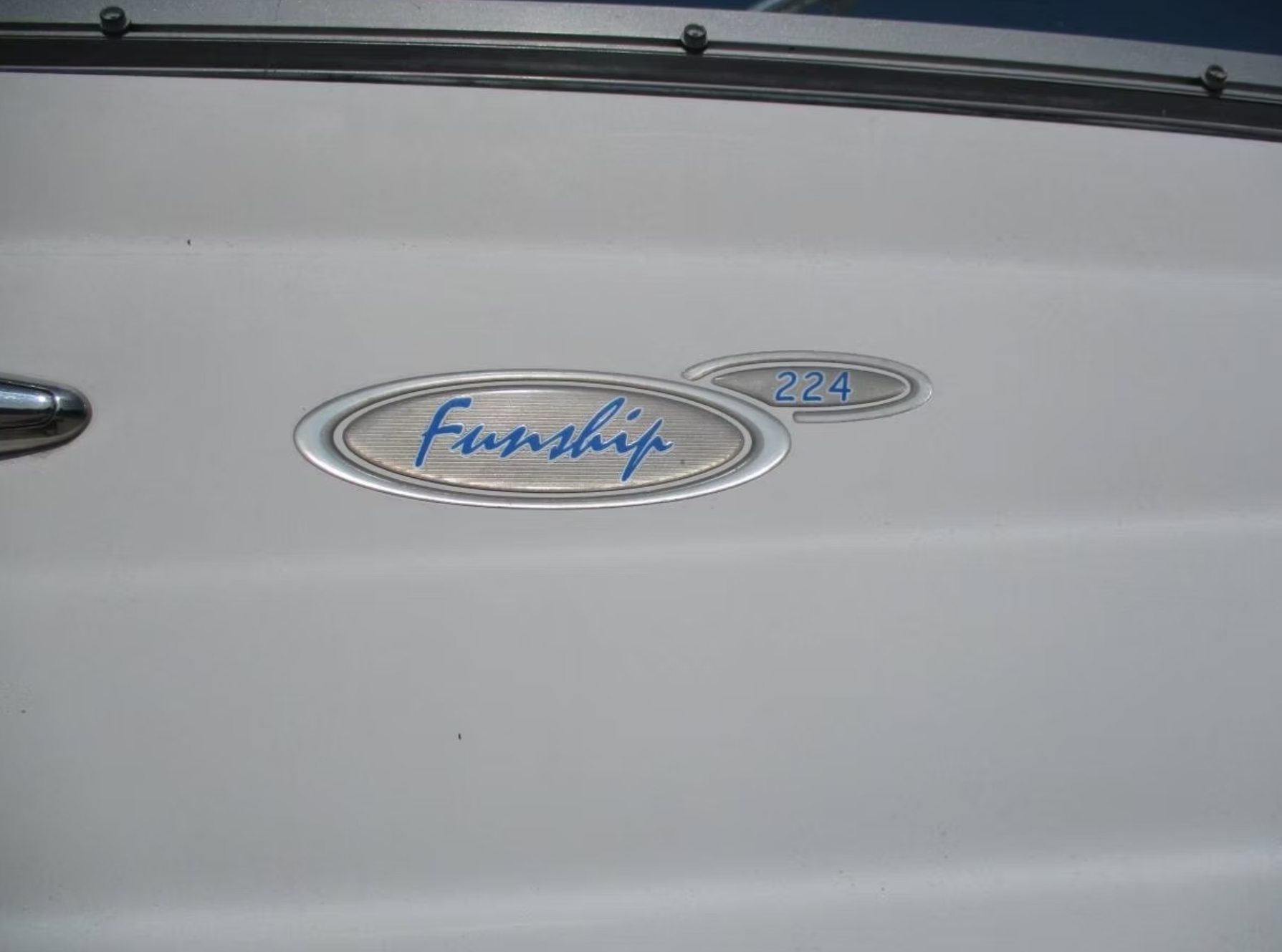 2007 Four Winns 224 Funship photo 2