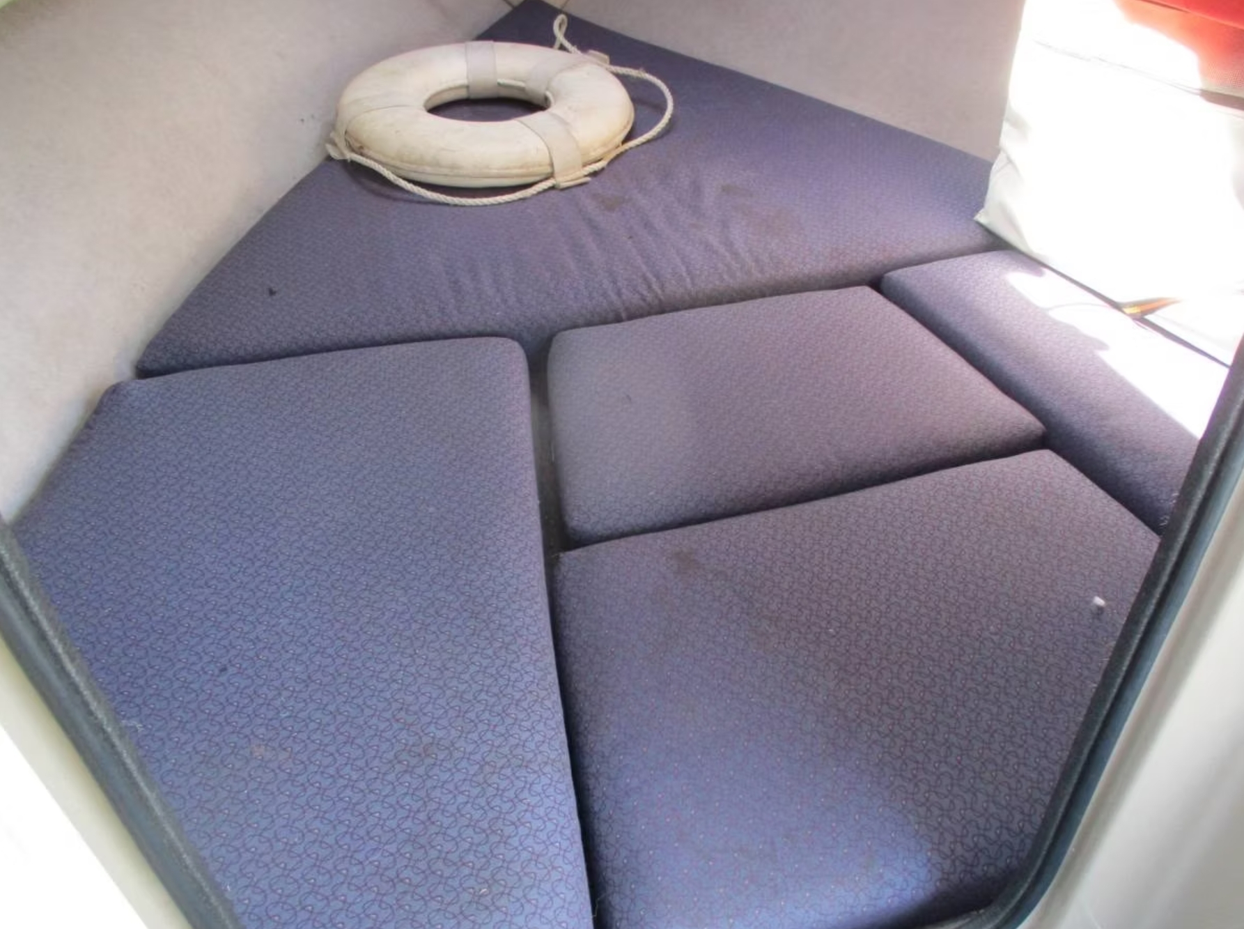 2005 Bayliner 210 Cuddy photo 2