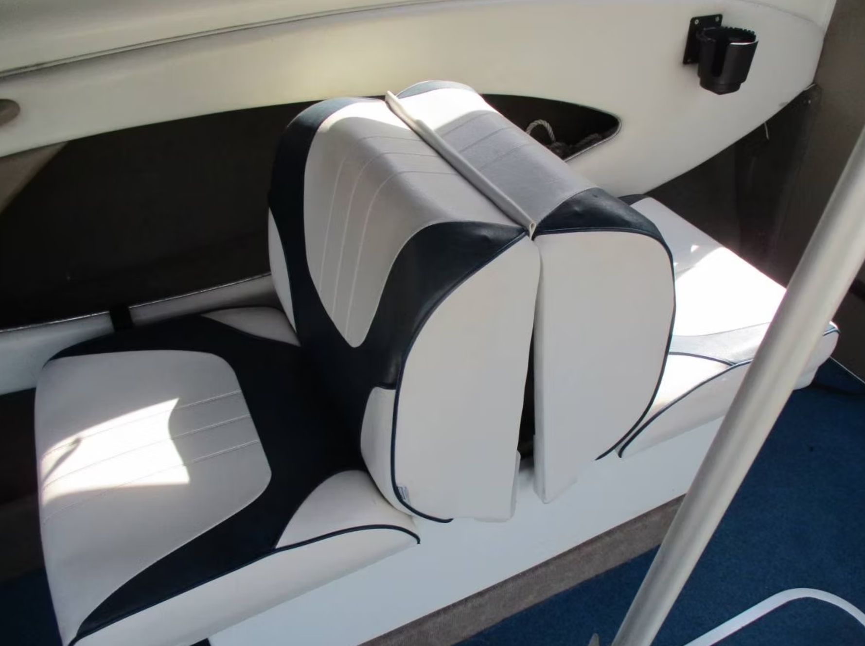 2005 Bayliner 210 Cuddy photo 6