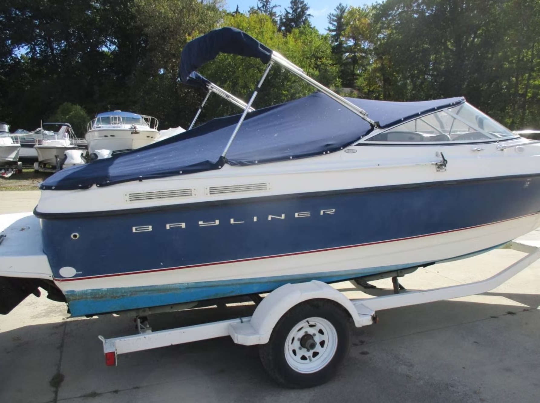 2005 Bayliner 210 Cuddy photo 11