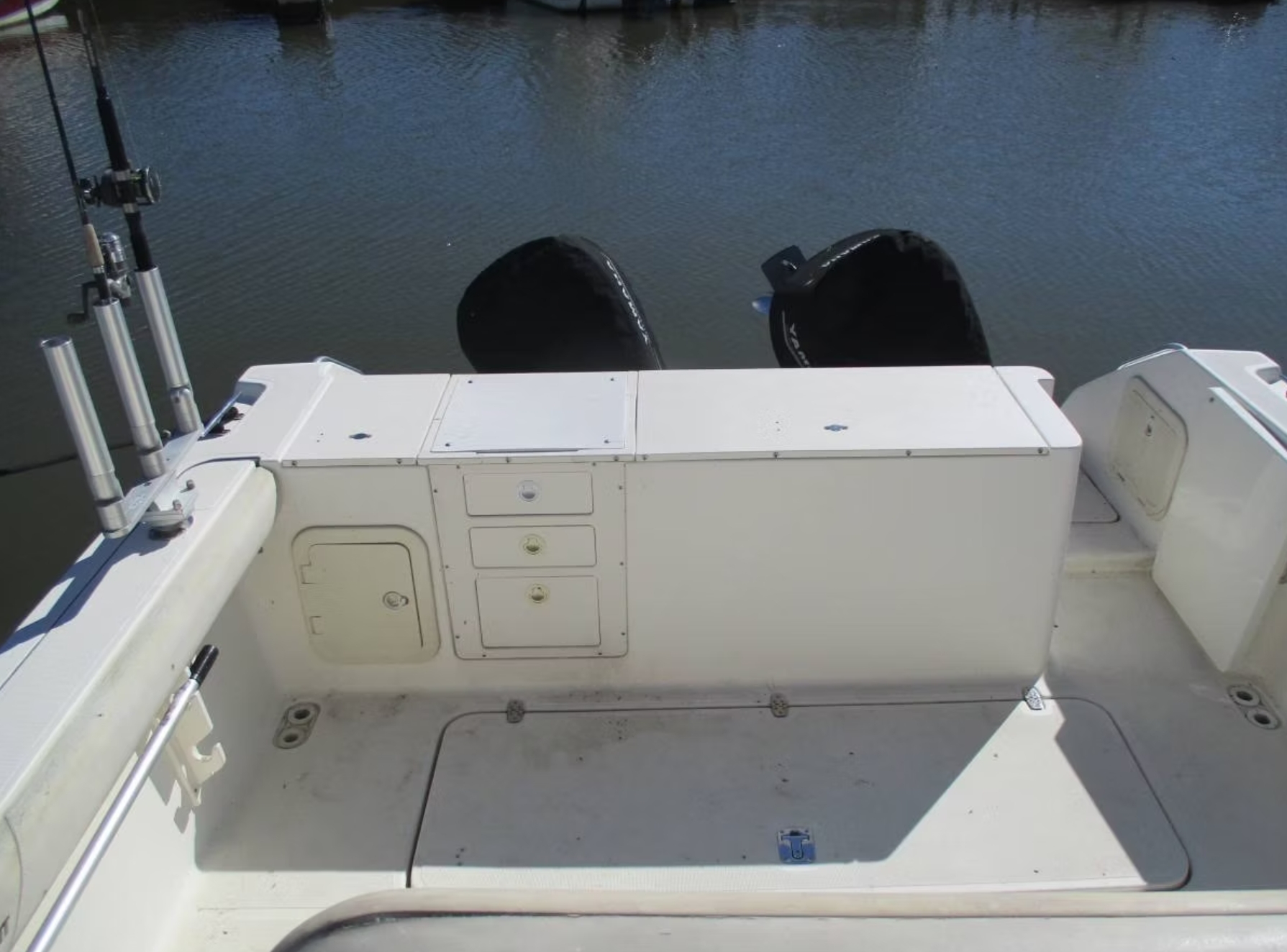 2001 Pursuit 3070 Offshore CC photo 11