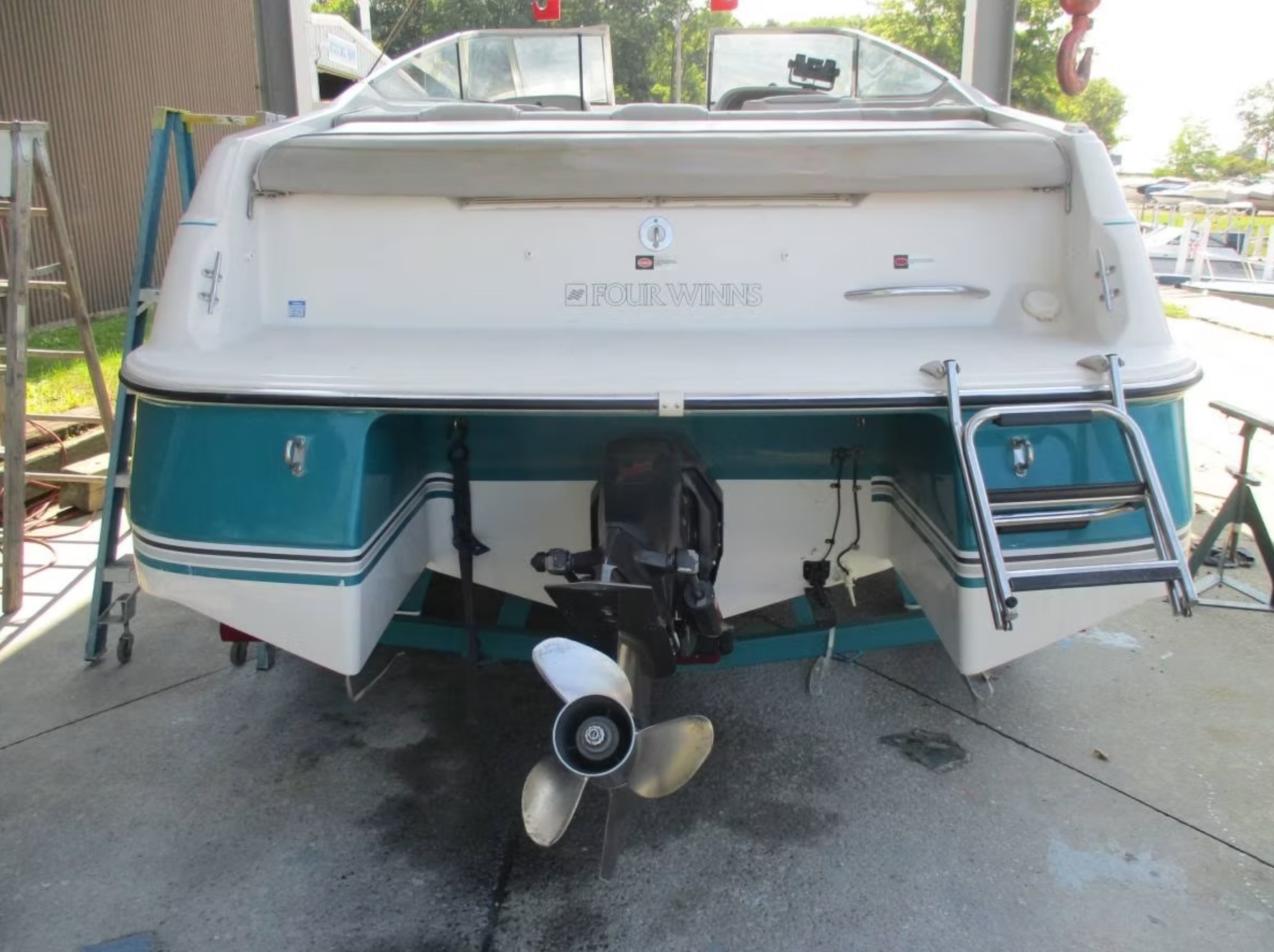 1995 Four Winns 225 Sundowner photo 8