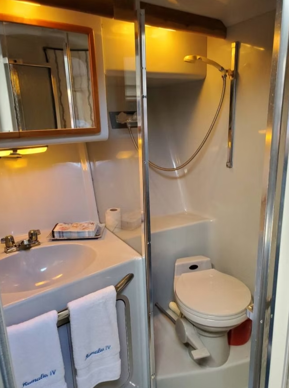 1991 Sea Ray 35 Sundancer photo 9