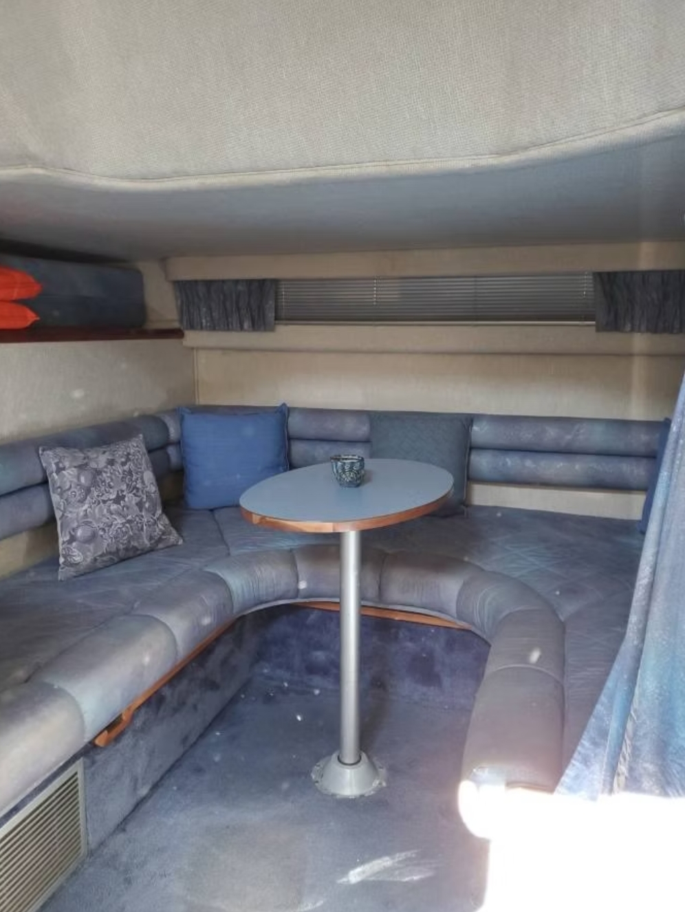 1991 Sea Ray 35 Sundancer photo 10