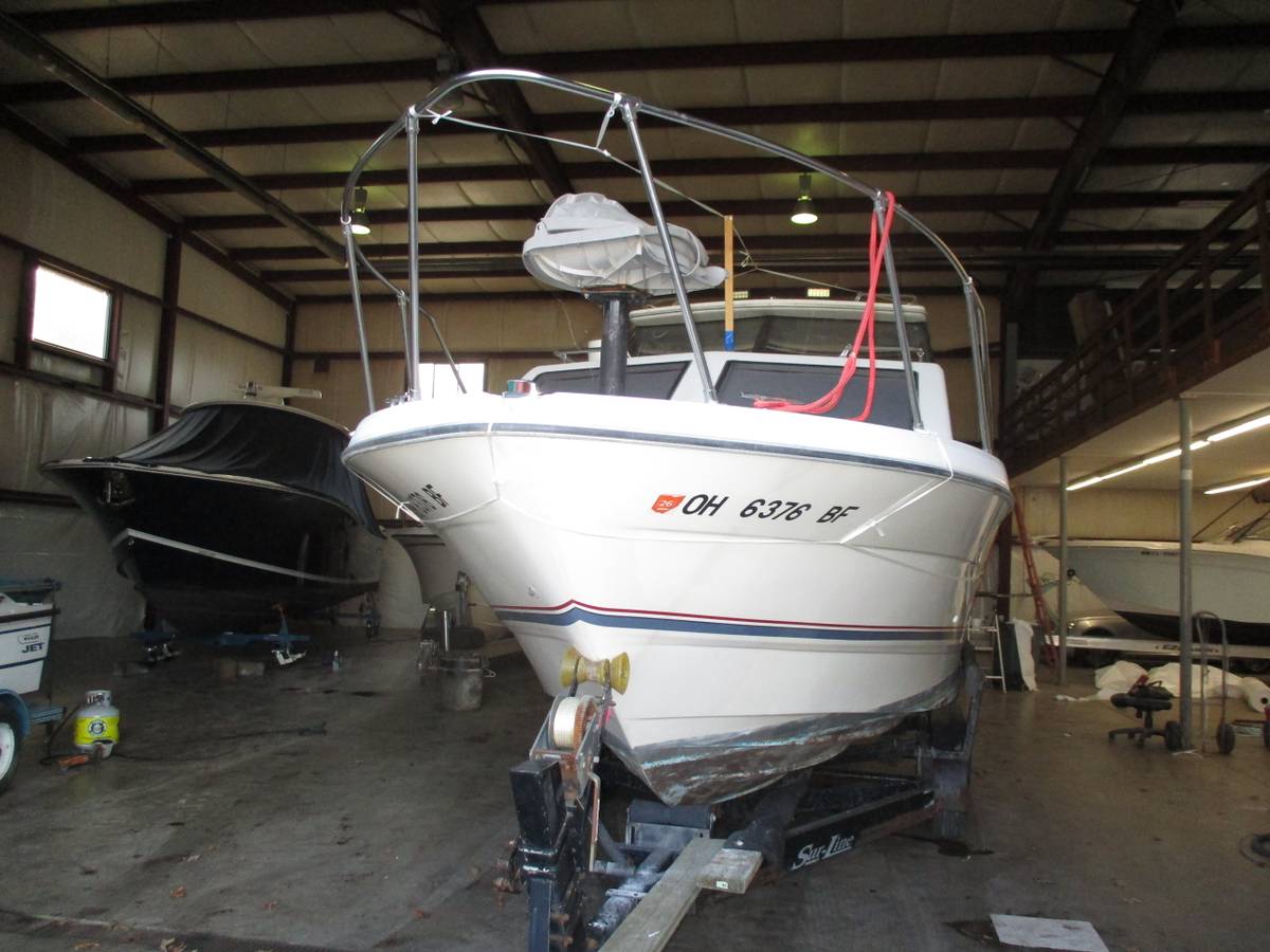 1993 Bayliner Classis 2452 Express