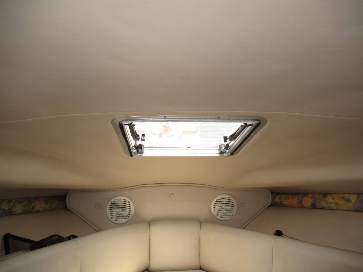 1999 Chaparral 240 Signature photo 9