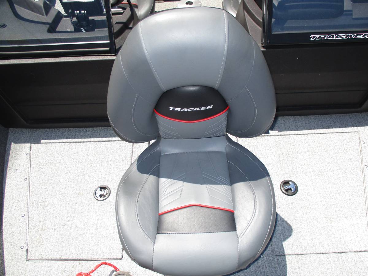 2023 Tracker V-175WT photo 2