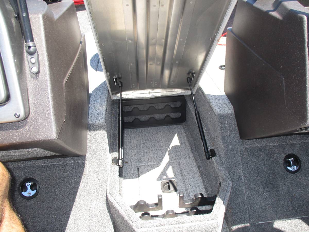2023 Tracker V-175WT photo 6