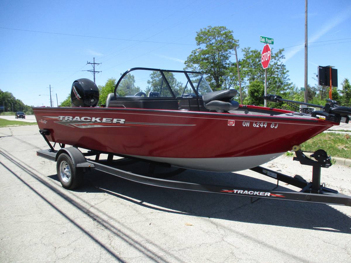 2023 Tracker V-175WT