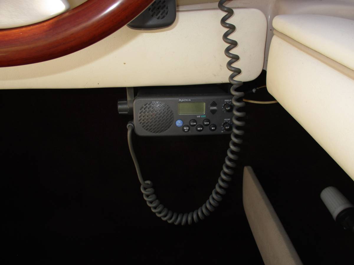 1997 Monterey 236 CU Montura photo 3