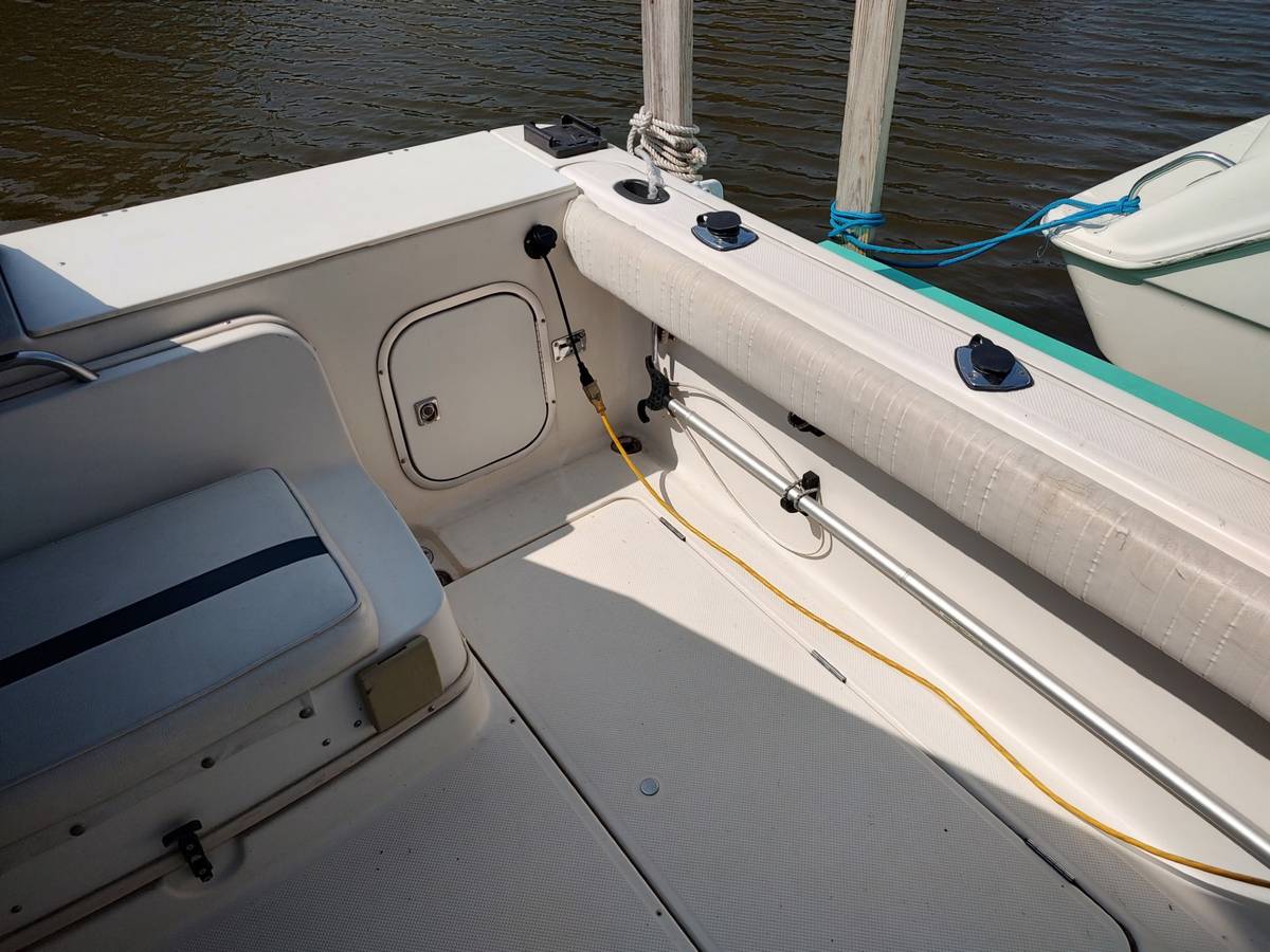 1996 Bayliner Trophy 255 photo 3