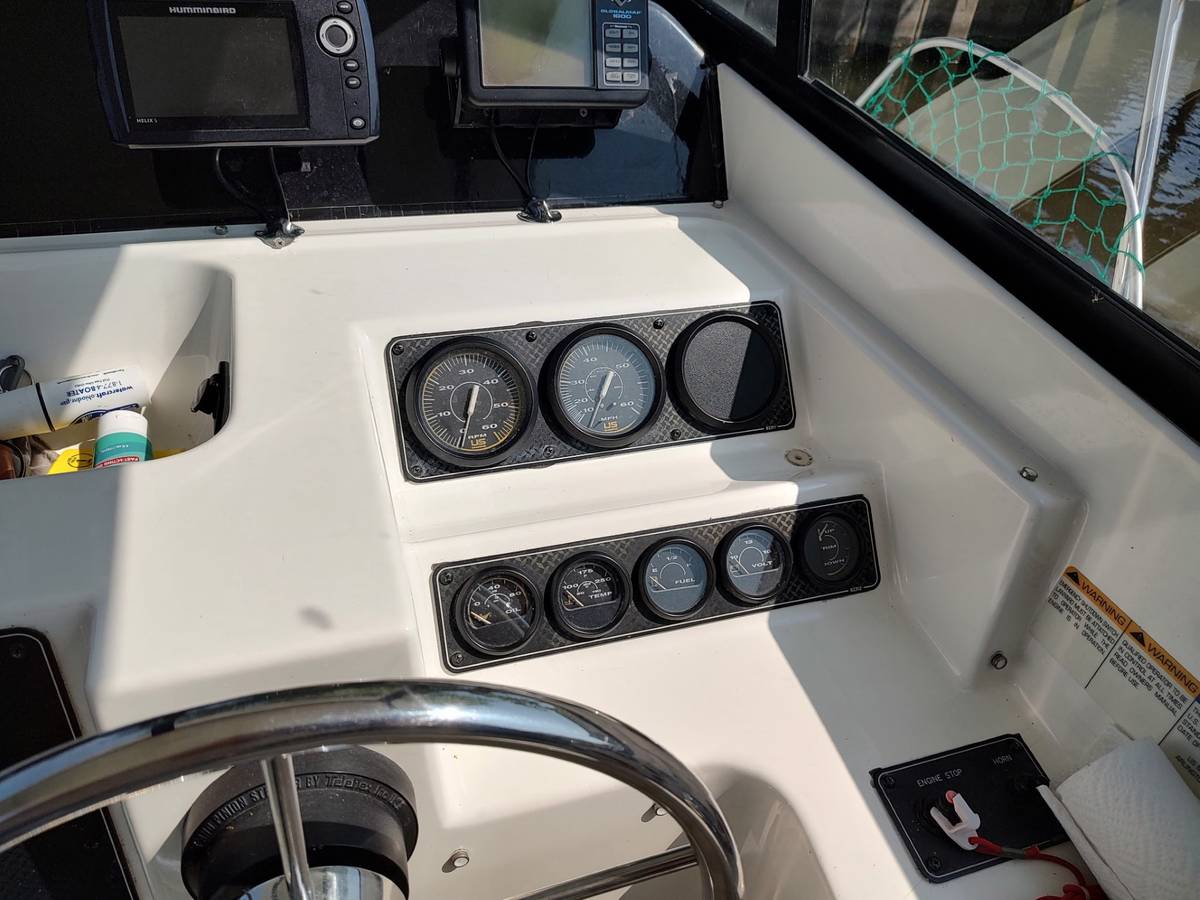 1996 Bayliner Trophy 255 photo 6