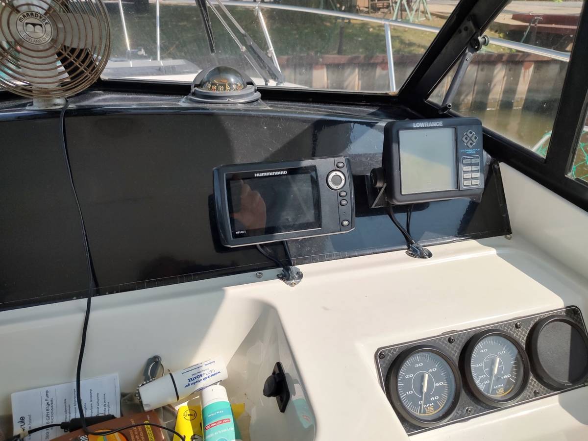 1996 Bayliner Trophy 255 photo 7