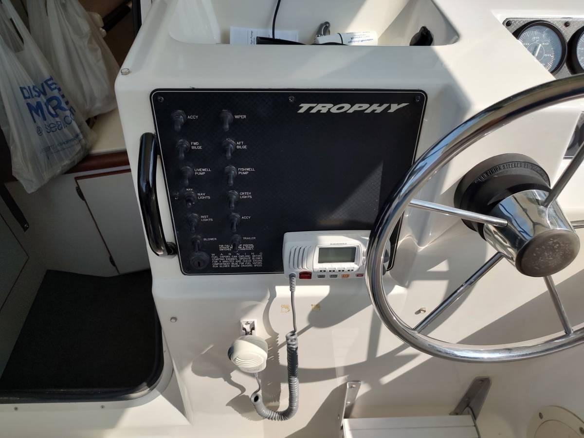 1996 Bayliner Trophy 255 photo 9