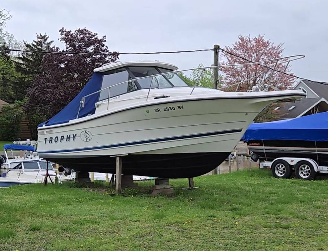 1996 Bayliner Trophy 255