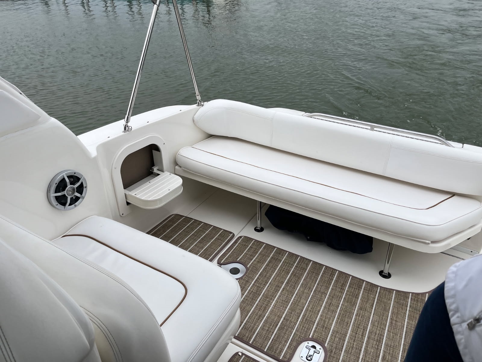 2001 Sea Ray 290 Sundancer photo 6