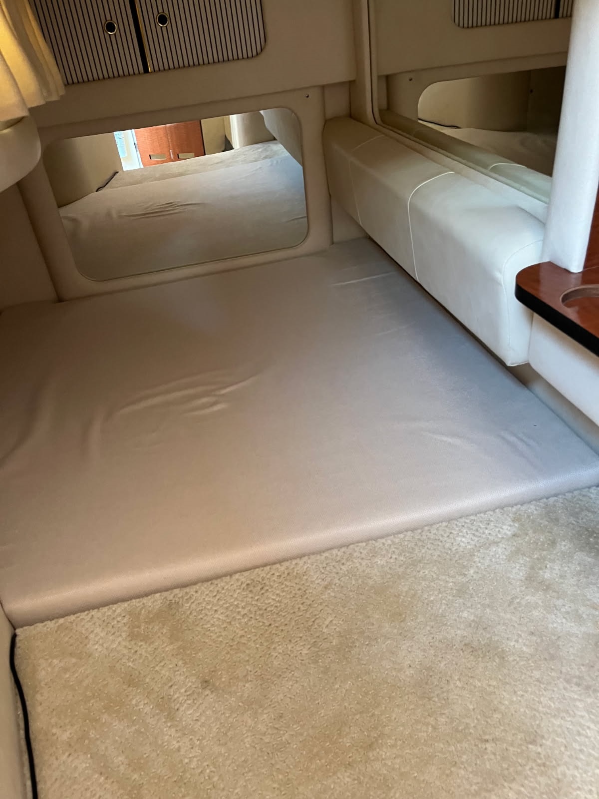 2001 Sea Ray 290 Sundancer photo 9