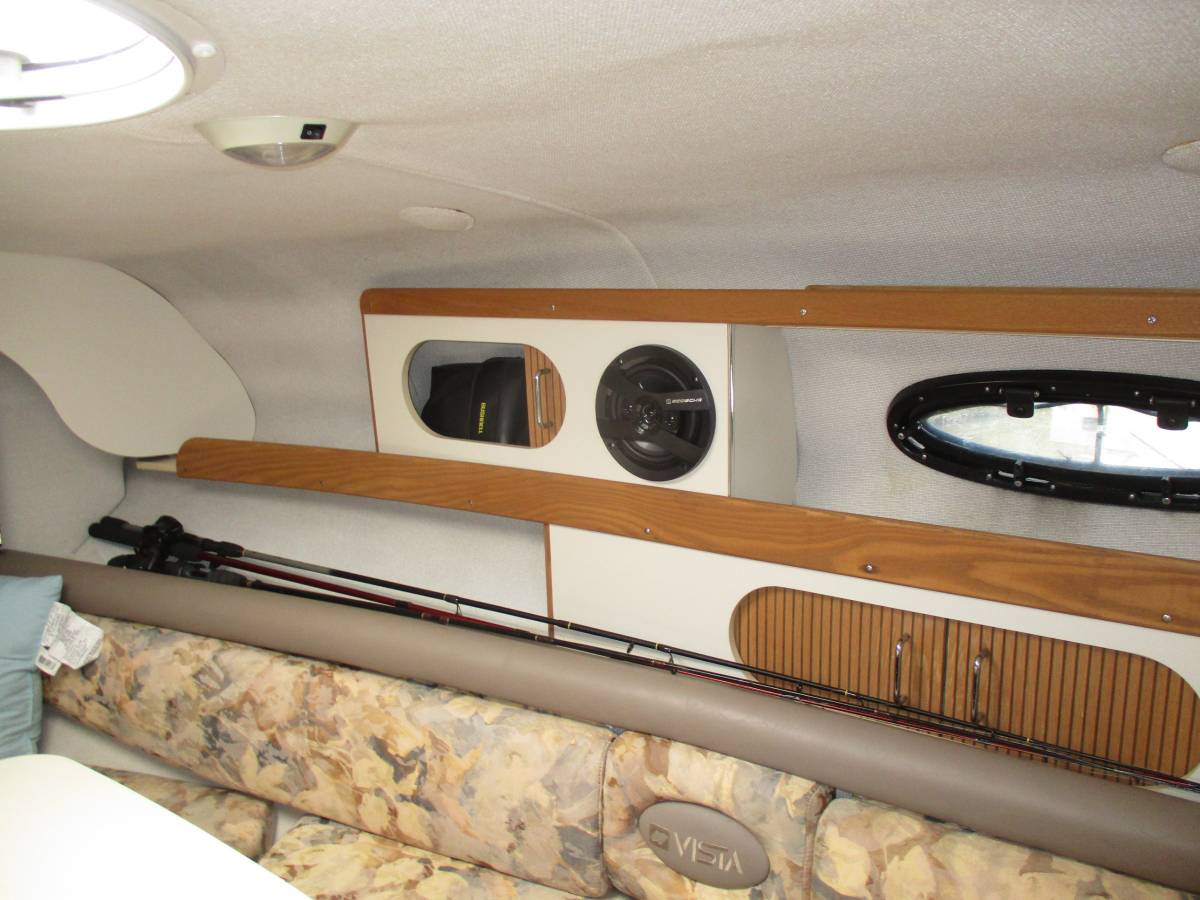 1998 Four Winns 258 Vista photo 11