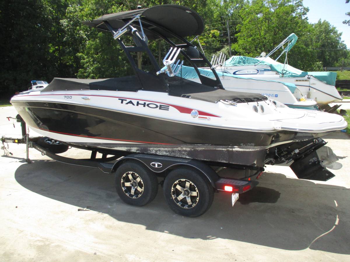 2020 Tahoe 700 Limited photo 2