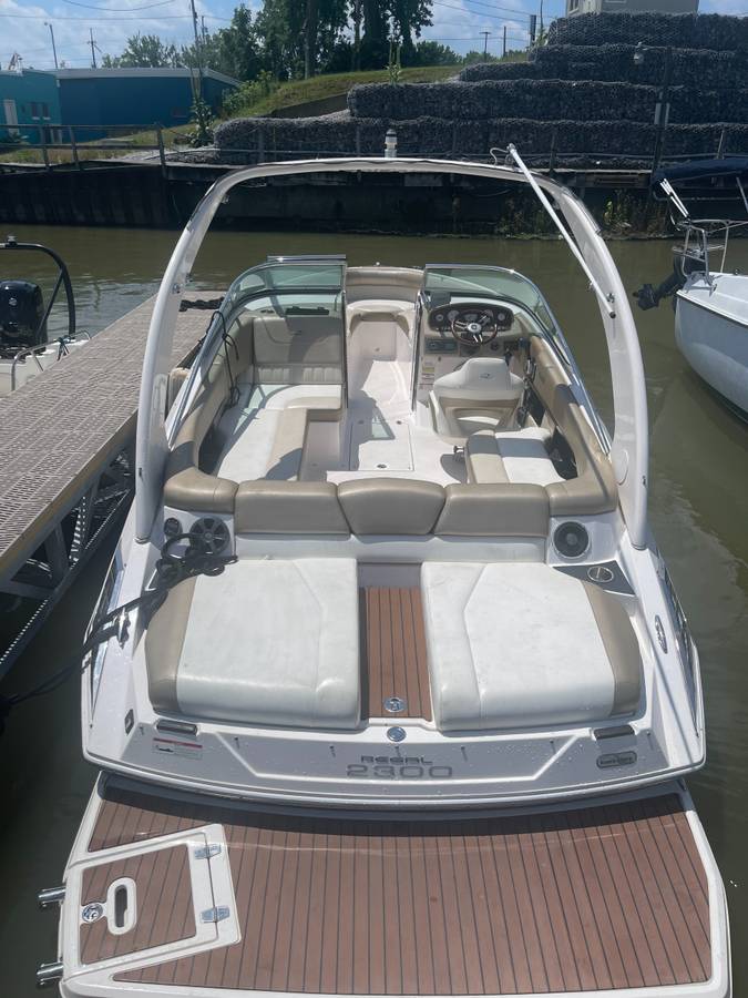 2010 Regal 2300 Anniversary photo 3