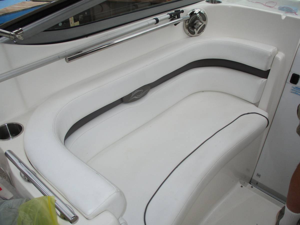 2008 Rinker 260 Express photo 11