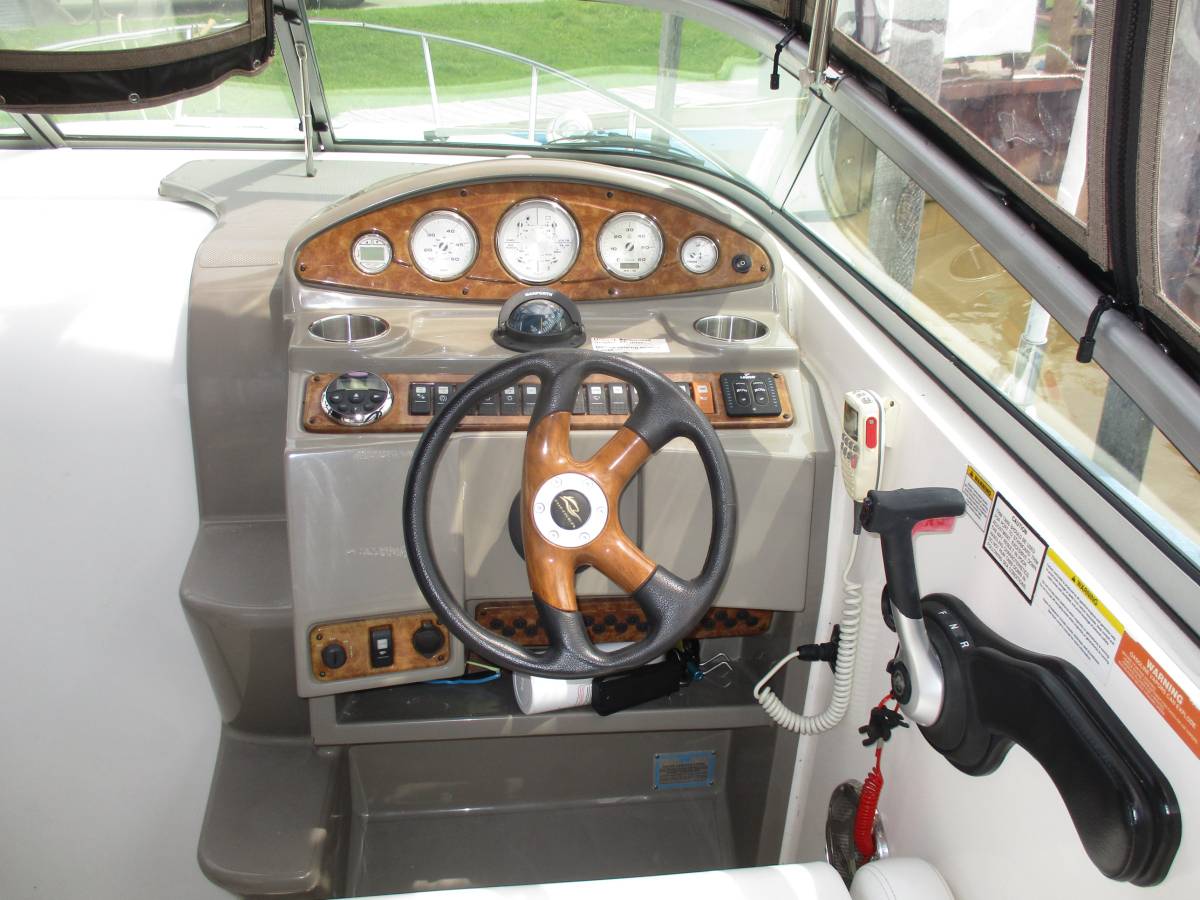 2008 Rinker 260 Express photo 7