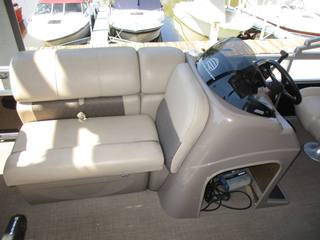 2021 Sun Tracker Fishin' Barge 20 DLX photo 10