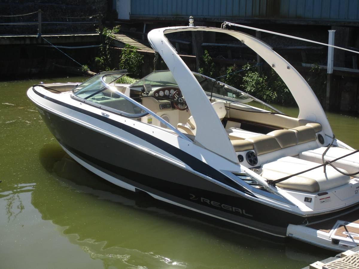2010 Regal 2300 Anniversary