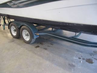 2000 Four Winns 235 Sundowner photo 10